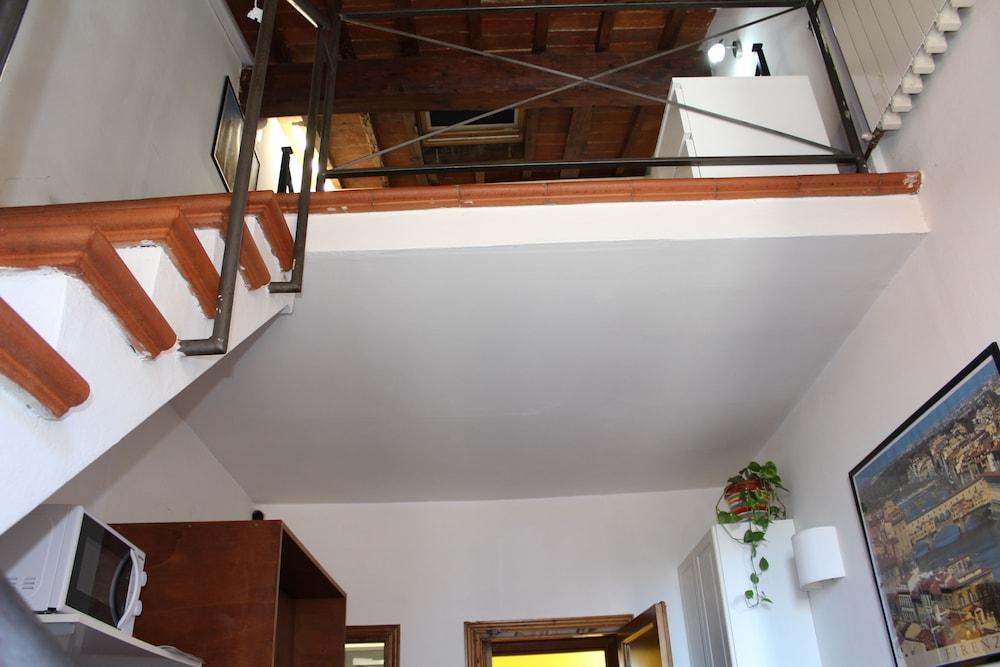 Max Apartments