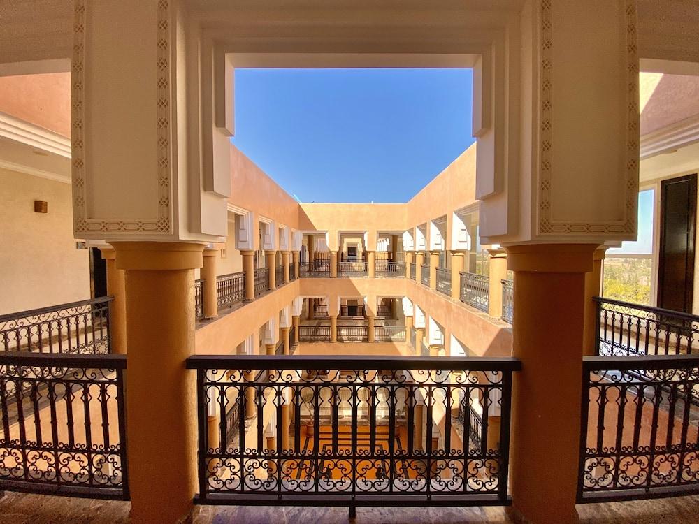 El Olivar Palace