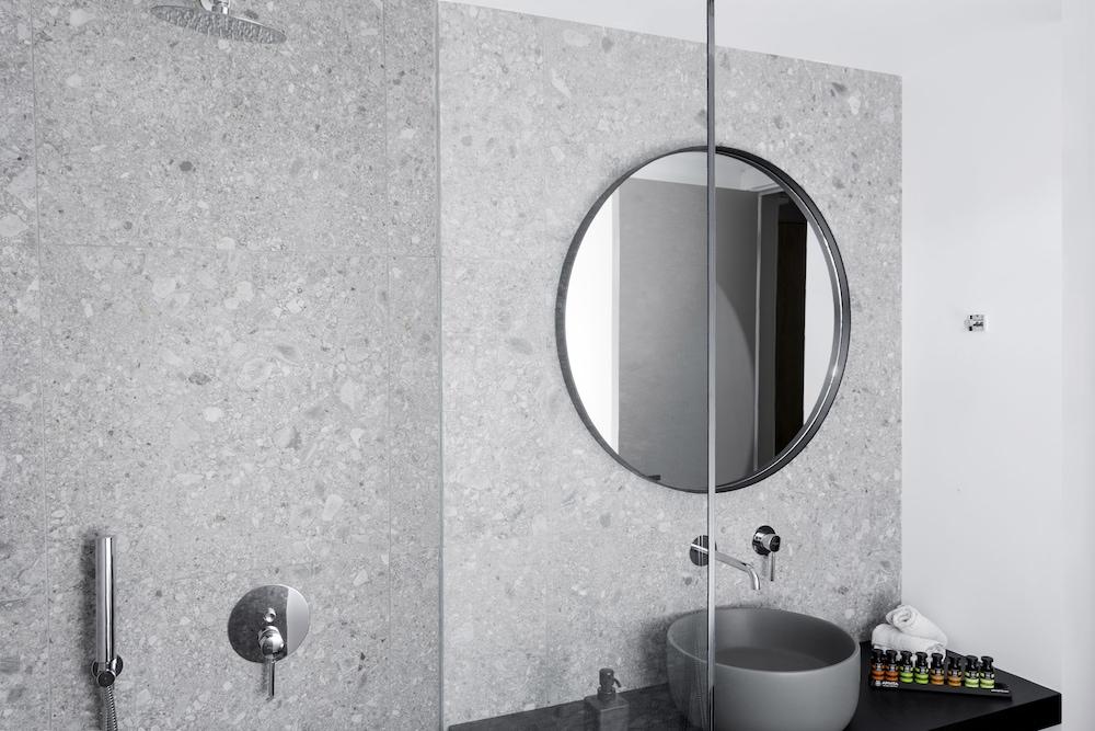 Azur Suites