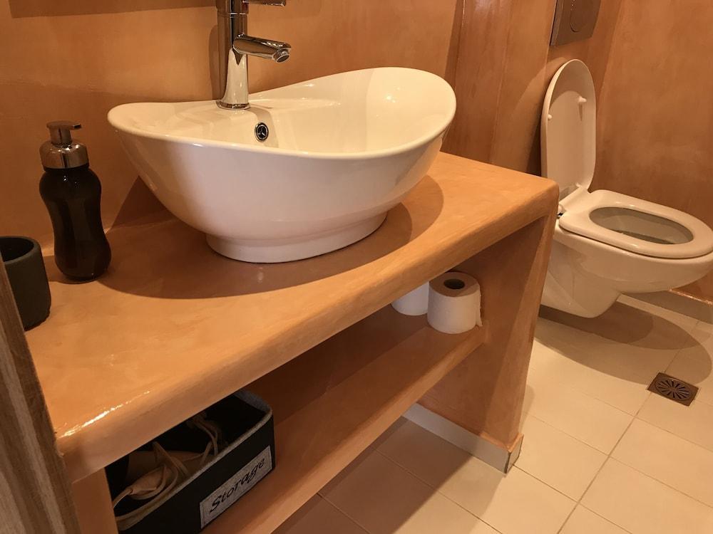 Santorini Royal Suites