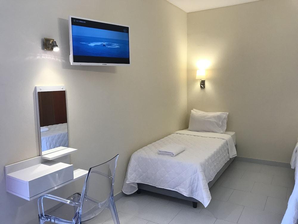 Santorini Royal Suites