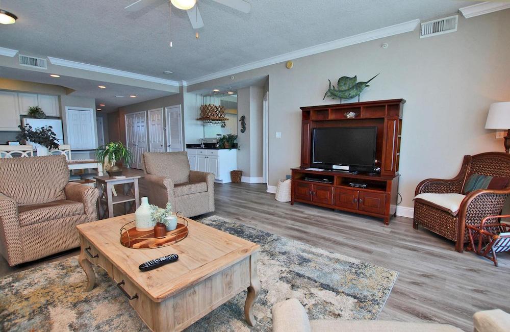 San Carlos Condominiums by Youngs Sun Coast