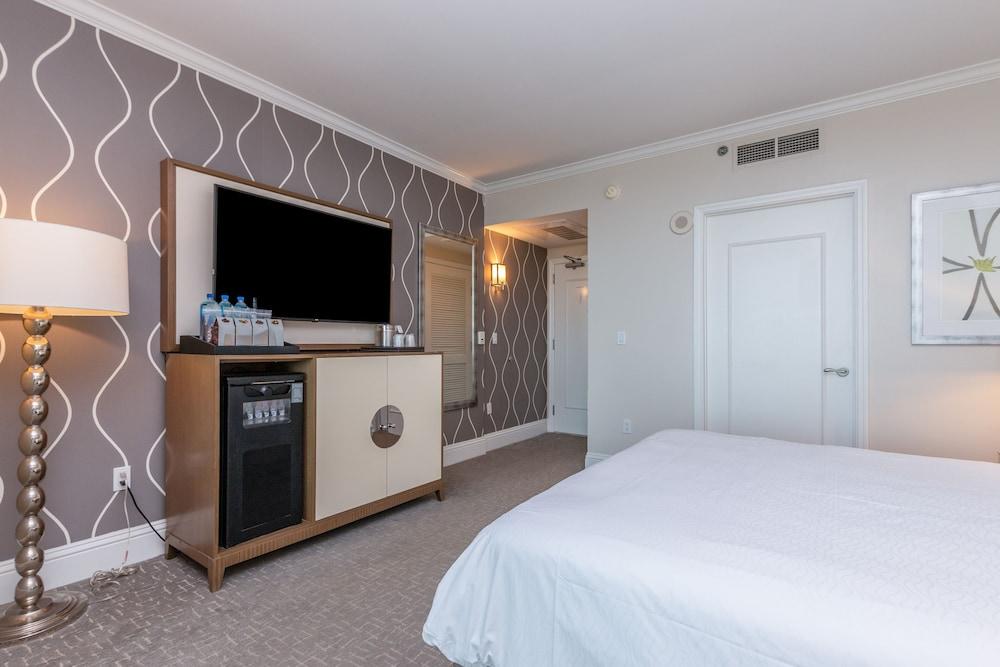 Fontainebleau Miami Beach Private Suites