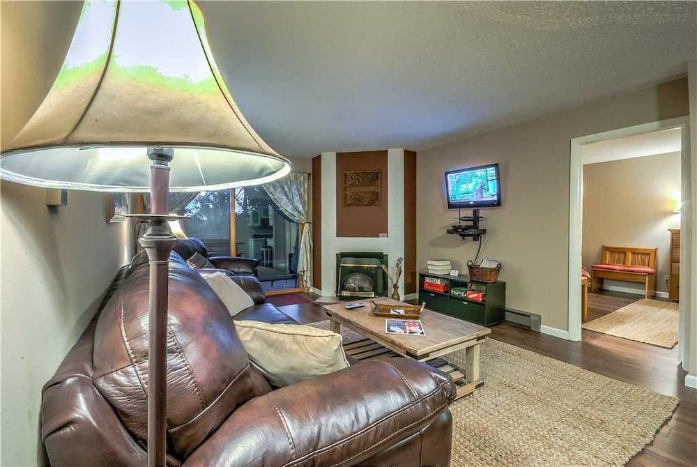 Ski Inn Condominiums
