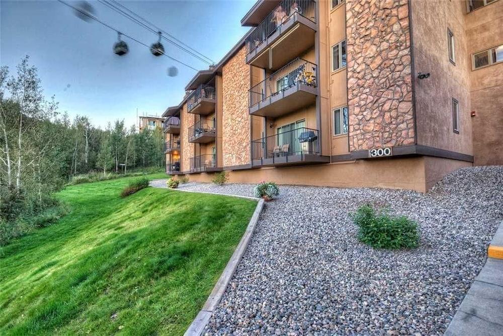 Ski Inn Condominiums