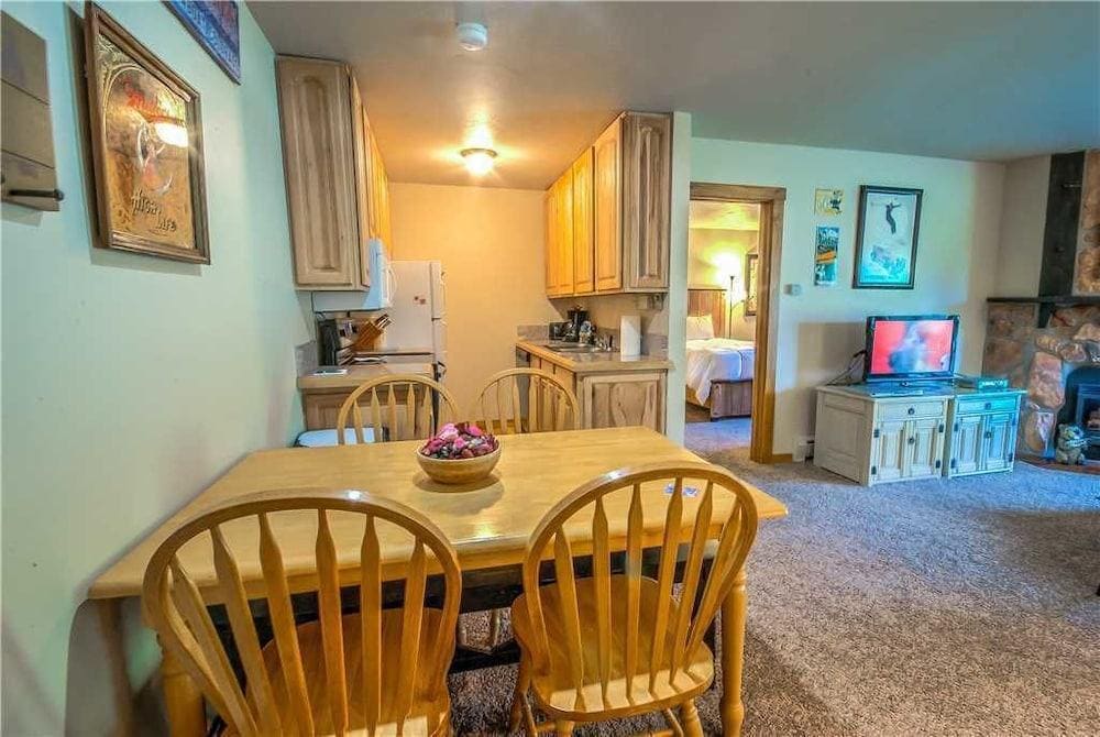 Ski Inn Condominiums