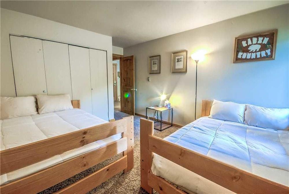 Ski Inn Condominiums
