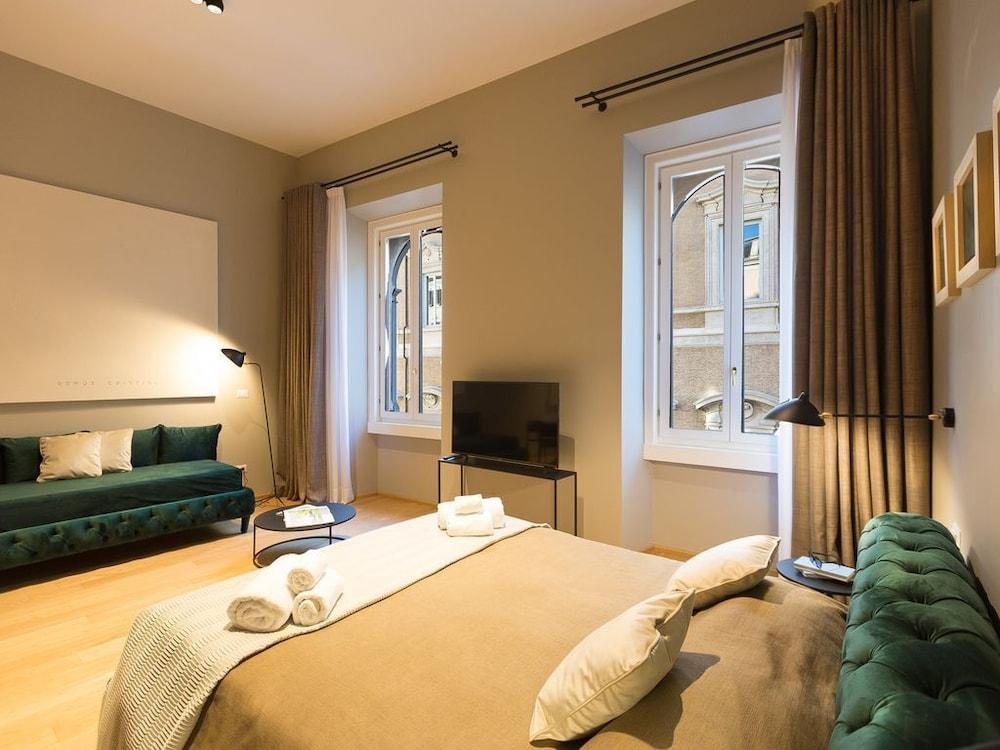 Amazing Piazza Venezia Suites