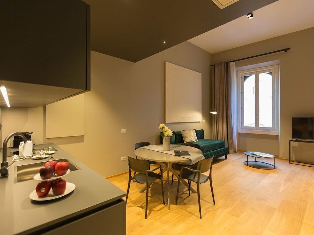 Amazing Piazza Venezia Suites