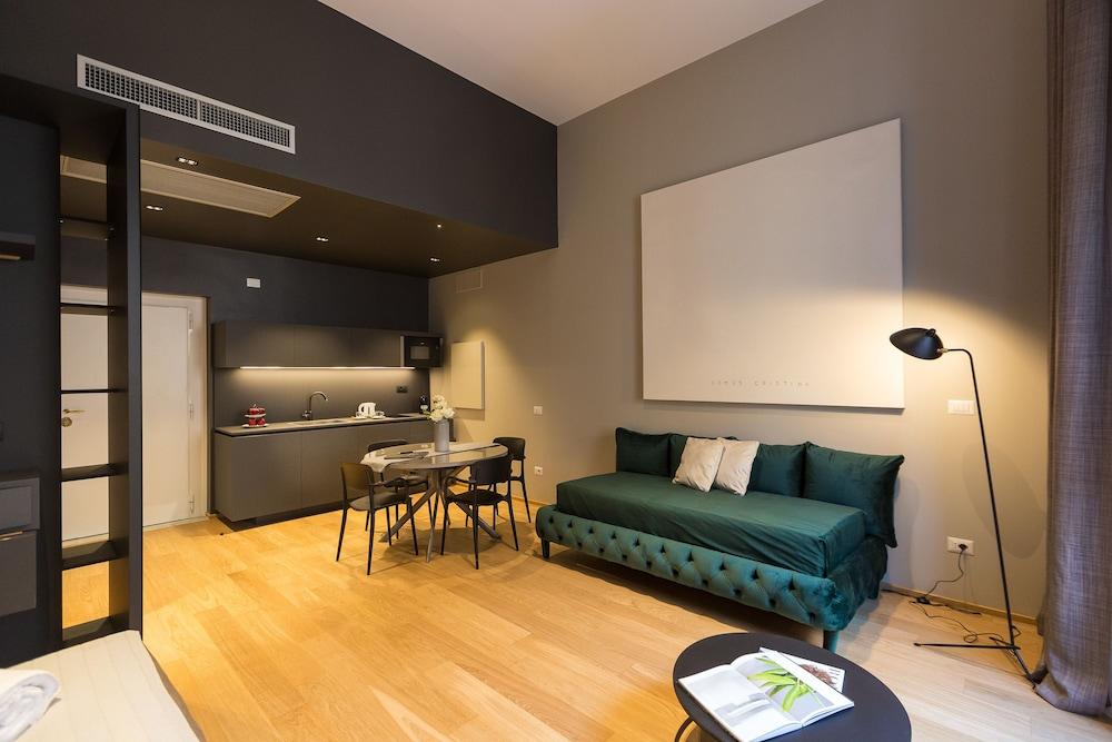 Amazing Piazza Venezia Suites