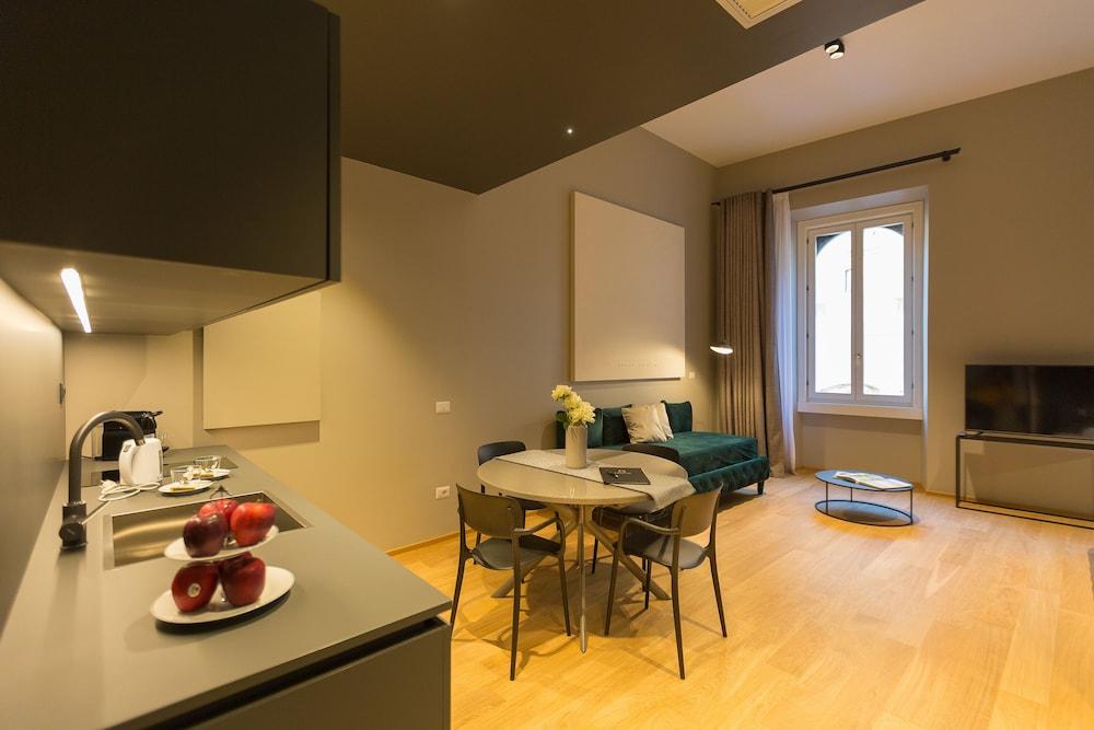 Amazing Piazza Venezia Suites