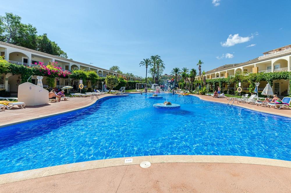 Mariner Club Apartments