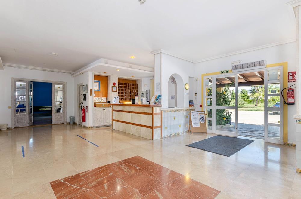 Mariner Club Apartments