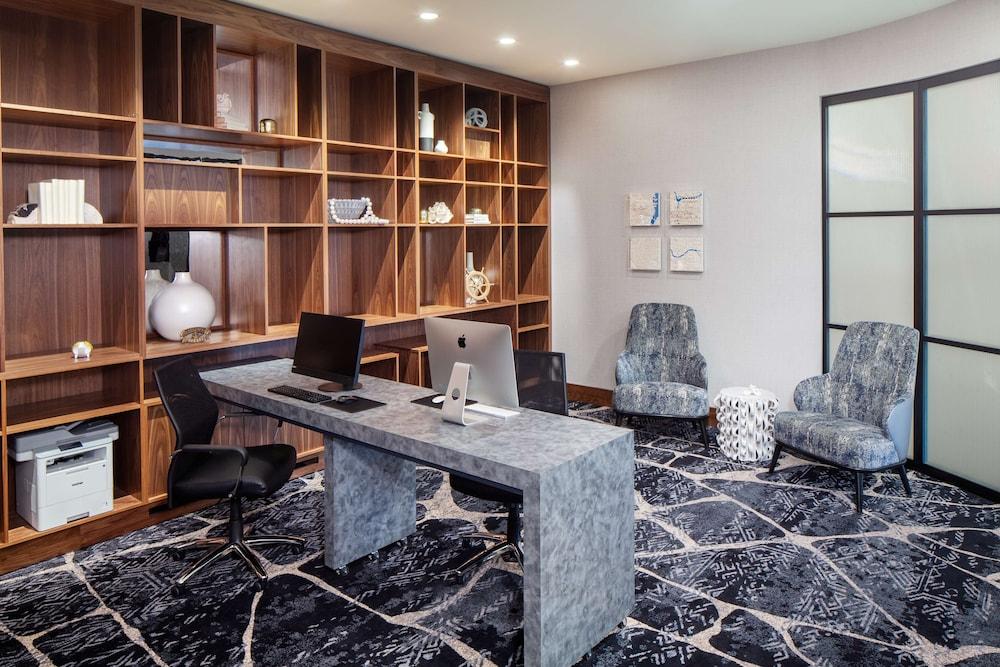 Homewood Suites by Hilton Boston Seaport