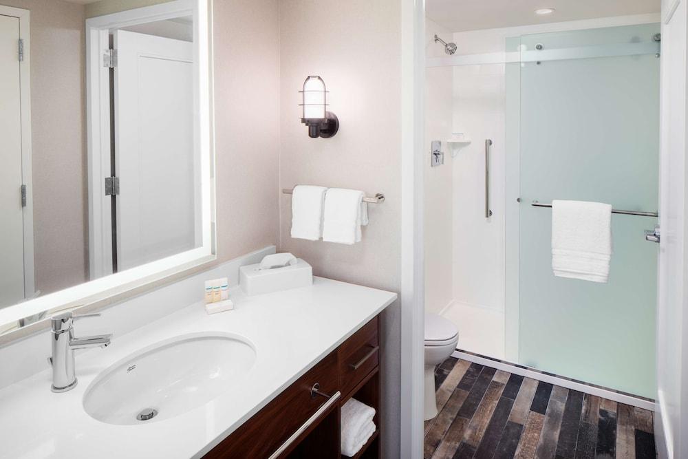 Homewood Suites by Hilton Boston Seaport