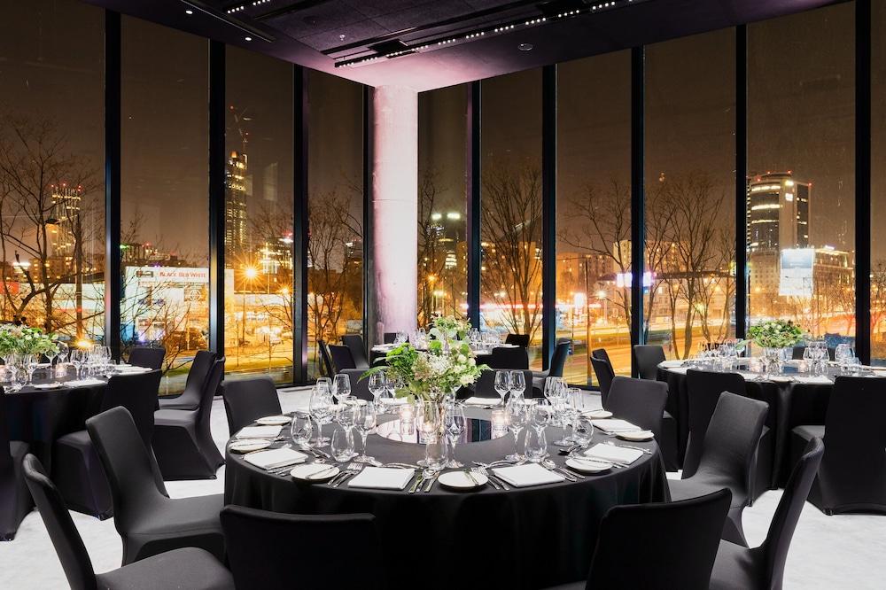 Crowne Plaza Warsaw - The HUB