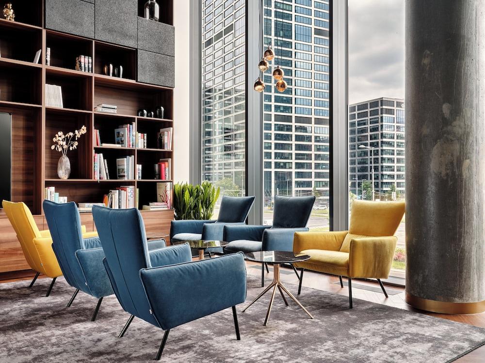 Crowne Plaza Warsaw - The HUB