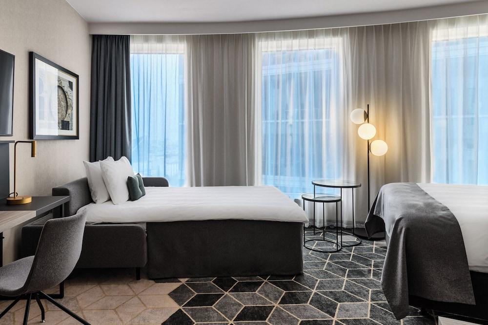 Crowne Plaza Warsaw - The HUB