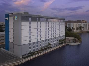 Tru by Hilton Miami Airport South Blue Lagoon