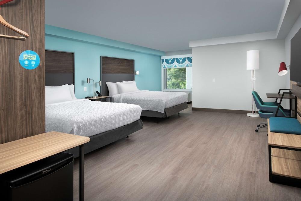 Tru by Hilton Miami Airport South Blue Lagoon