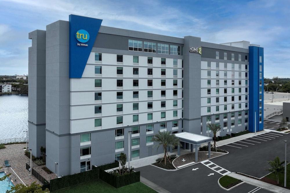 Tru by Hilton Miami Airport South Blue Lagoon