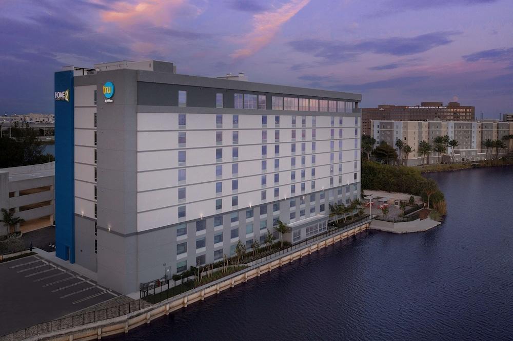 Tru by Hilton Miami Airport South Blue Lagoon