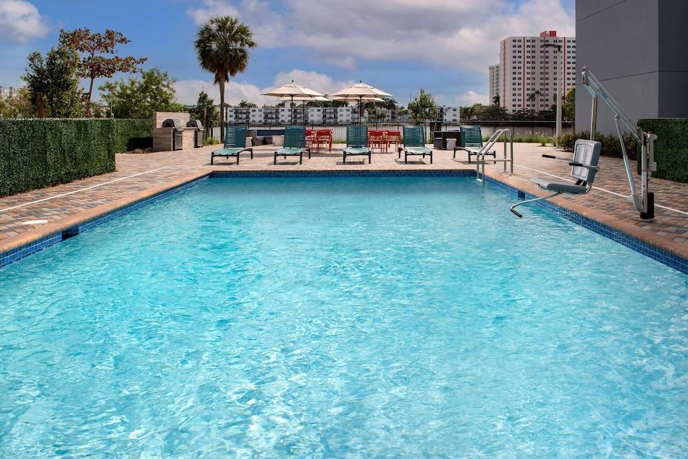 Tru by Hilton Miami Airport South Blue Lagoon