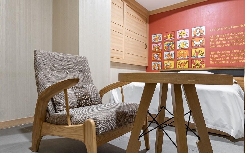 Orsay Business Hotel