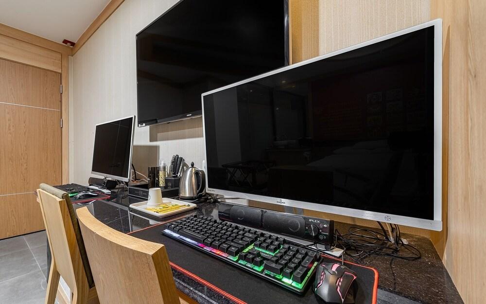 Orsay Business Hotel