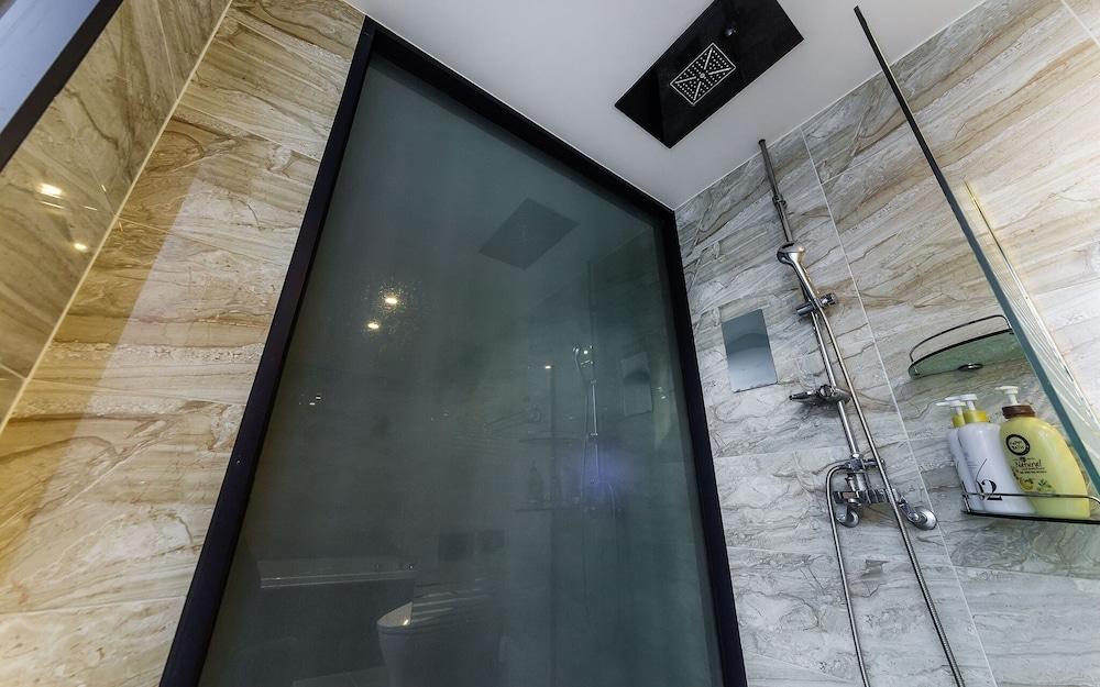 Orsay Business Hotel