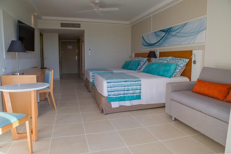 Gran Muthu Almirante Beach Hotel