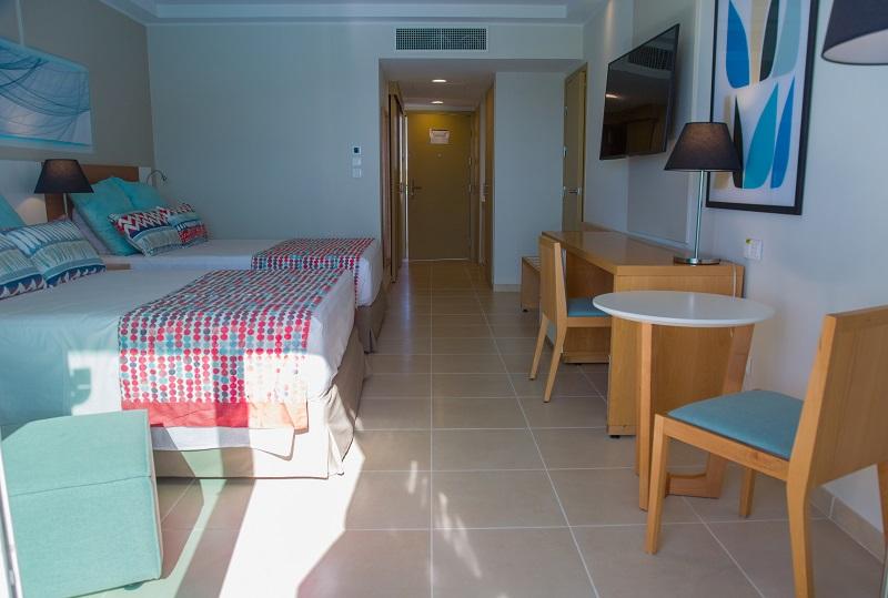 Gran Muthu Almirante Beach Hotel