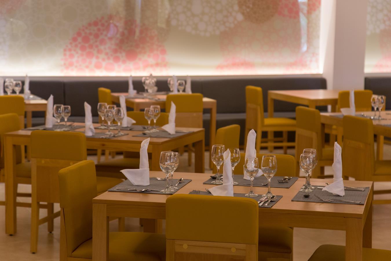 Gran Muthu Almirante Beach Hotel