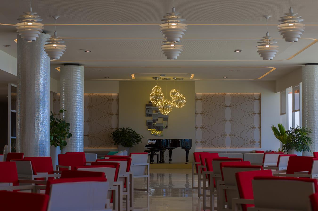 Gran Muthu Almirante Beach Hotel