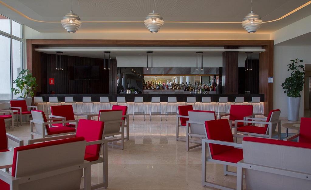 Gran Muthu Almirante Beach Hotel