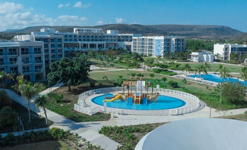 Gran Muthu Almirante Beach Hotel