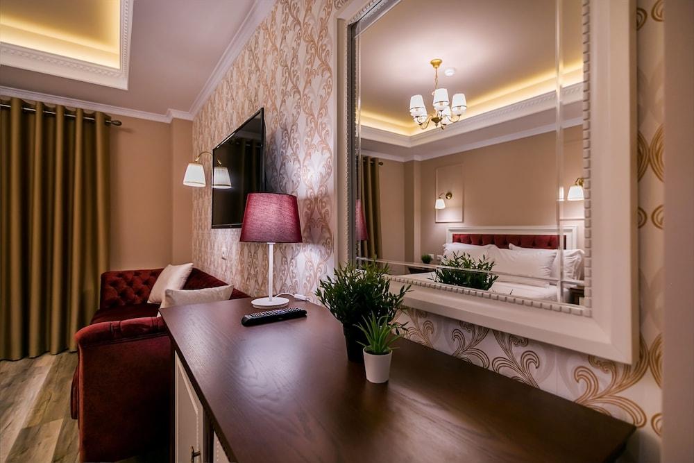 Legacy Hotel
