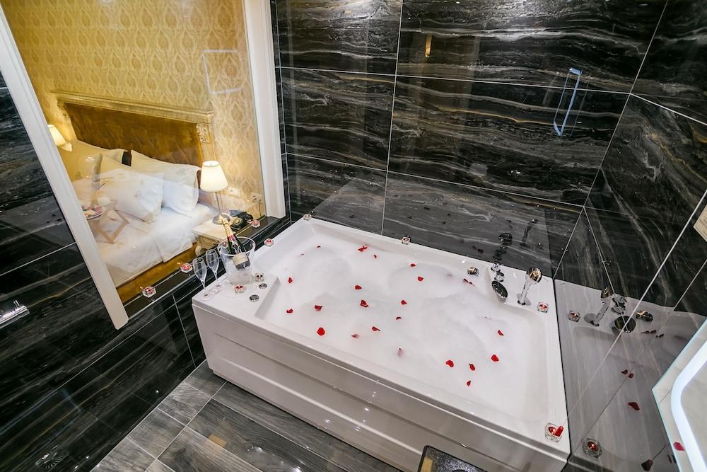 Legacy Hotel