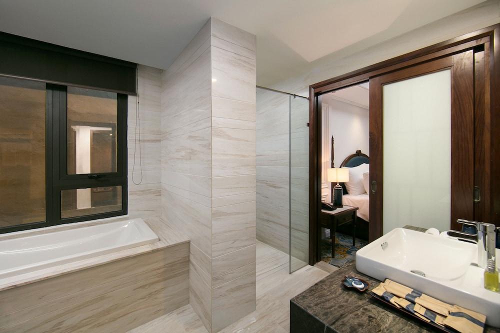 The Oriental Jade Hotel & Spa