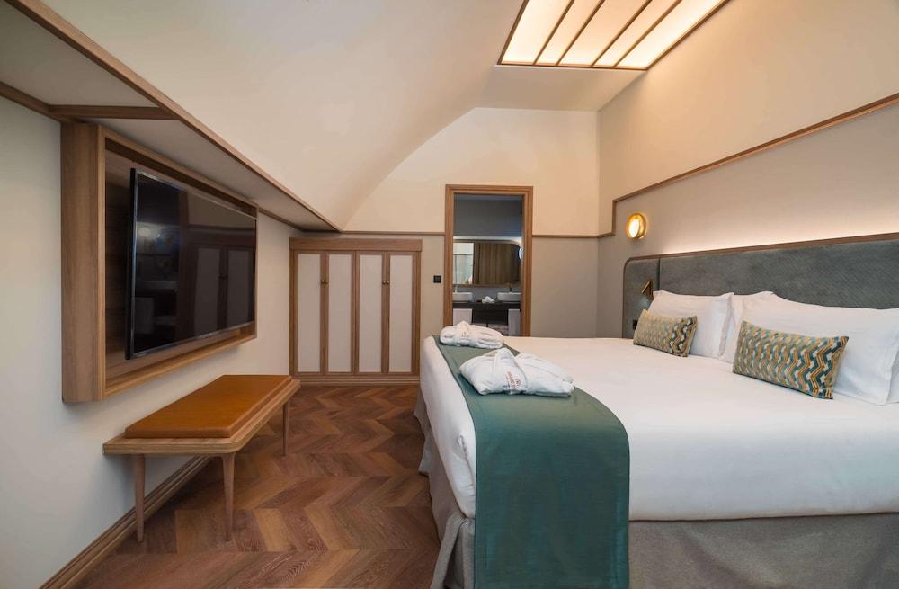Canfranc Estación, a Royal Hideaway Hotel