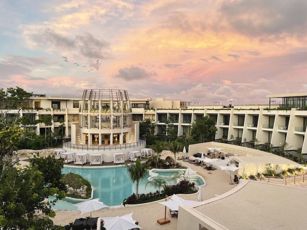 Secrets Tulum Resort & Beach Club