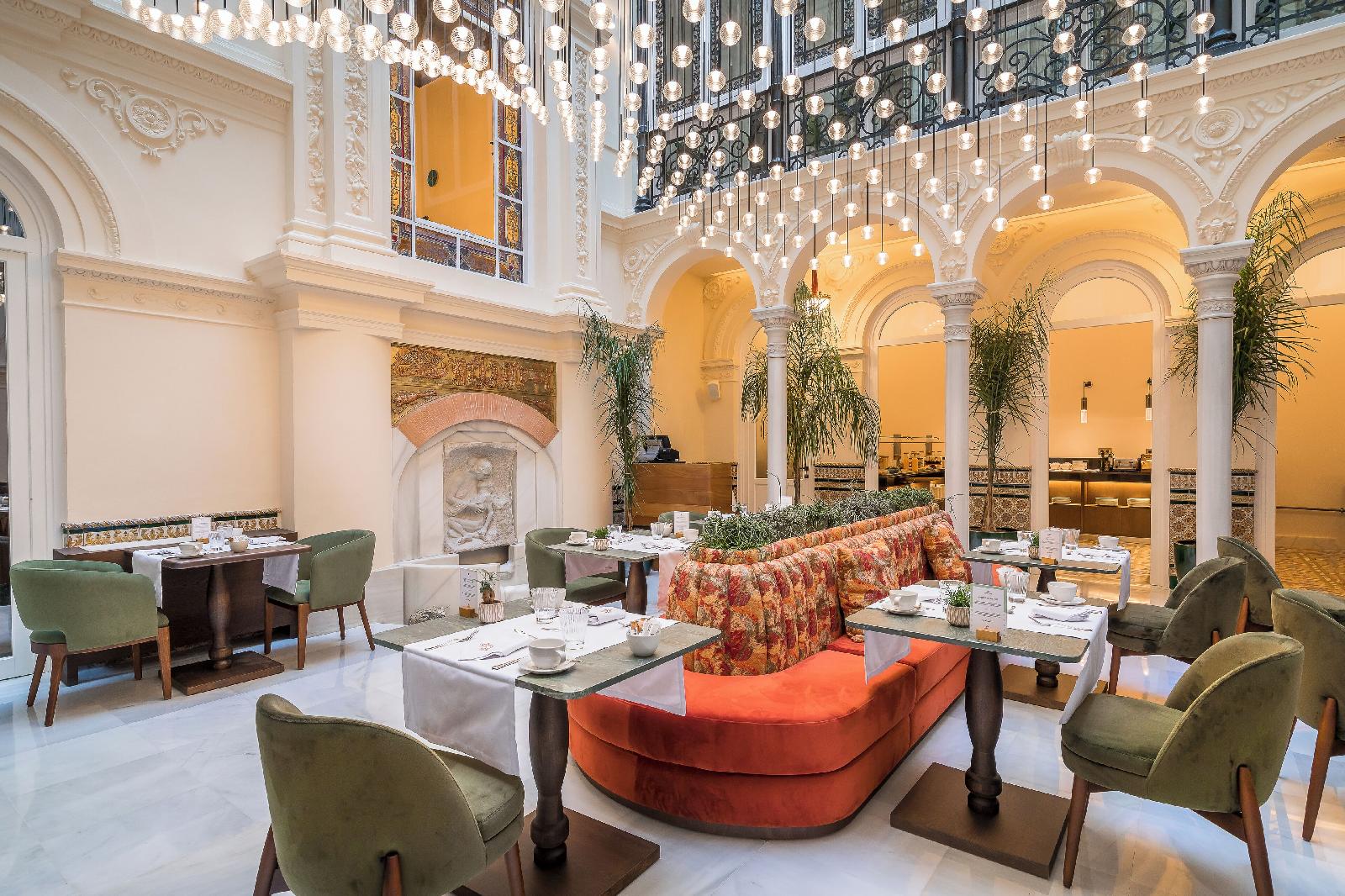 Palacio de Gran Vía, a Royal Hideaway Hotel