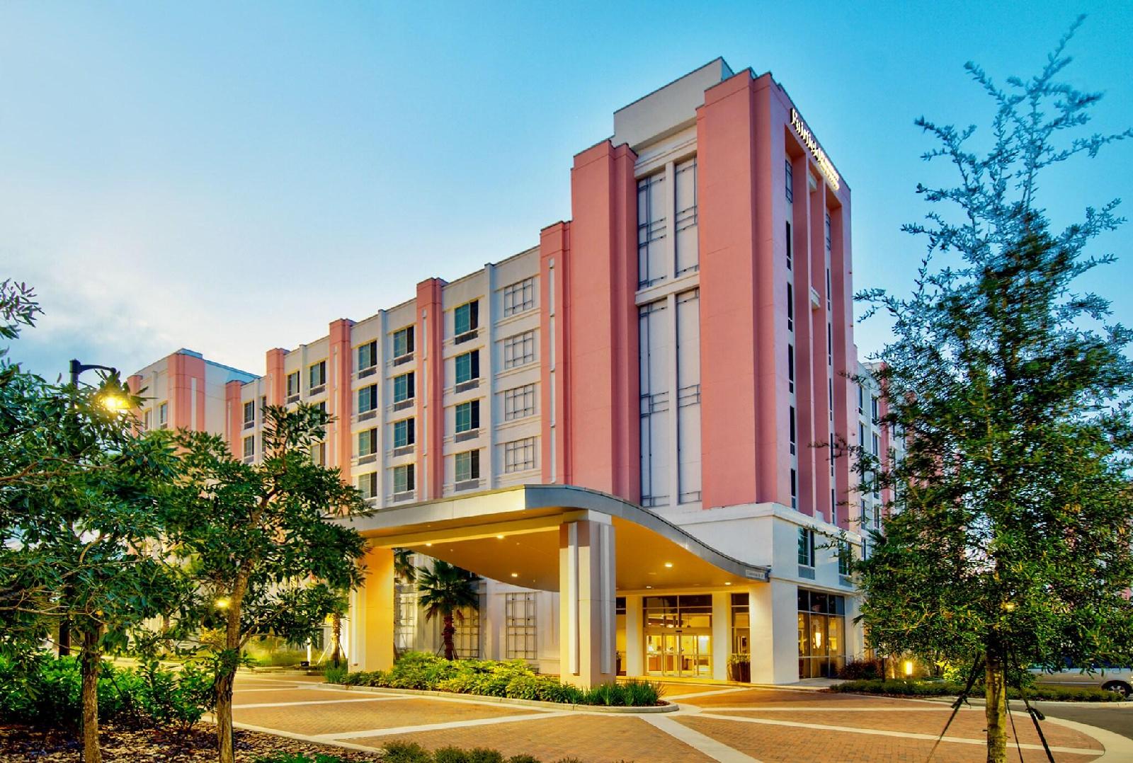 Fairfield Inn & Suites by Marriott Orlando at FLAMINGO CROSSINGS Town Center