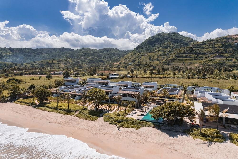 Amber Lombok Beach Resort by Cross Collection