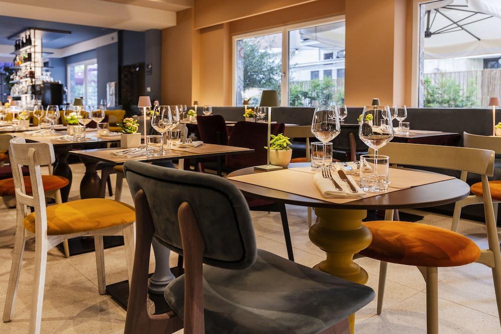 Adesso Hotel