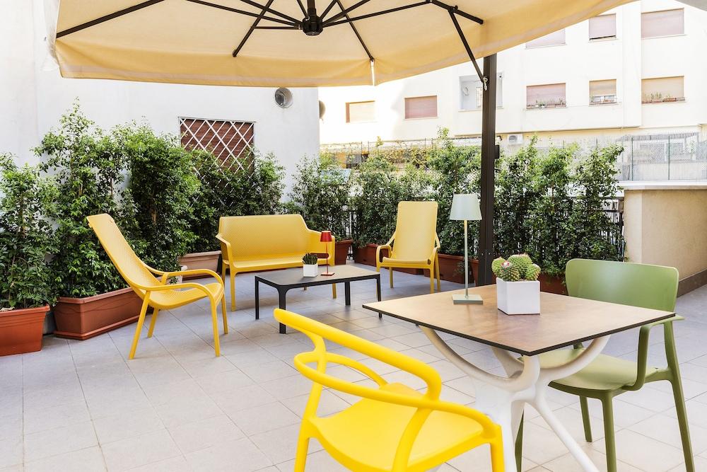 Adesso Hotel