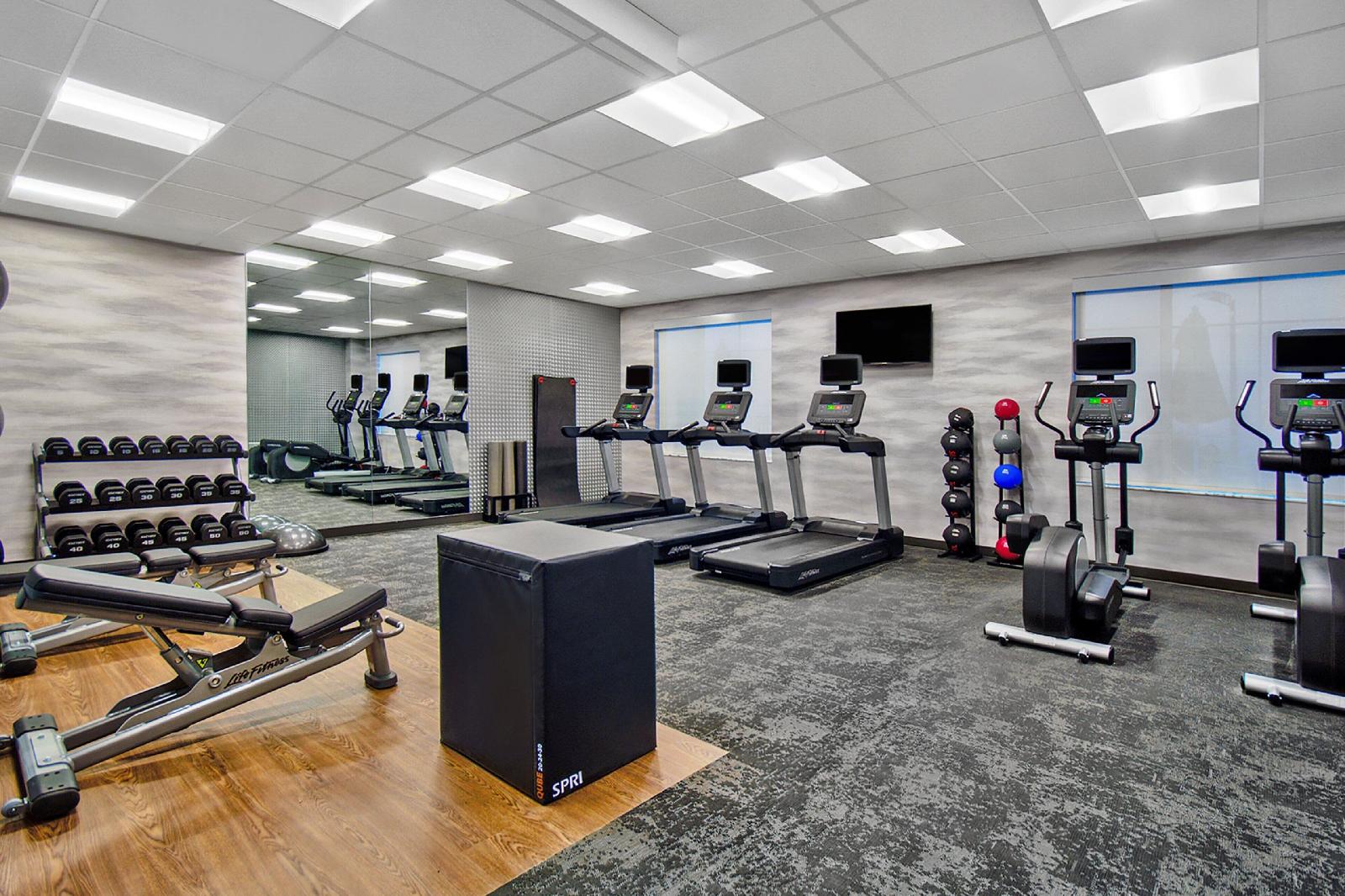 Fairfield Inn & Suites by Marriott Orlando at FLAMINGO CROSSINGS Town Center