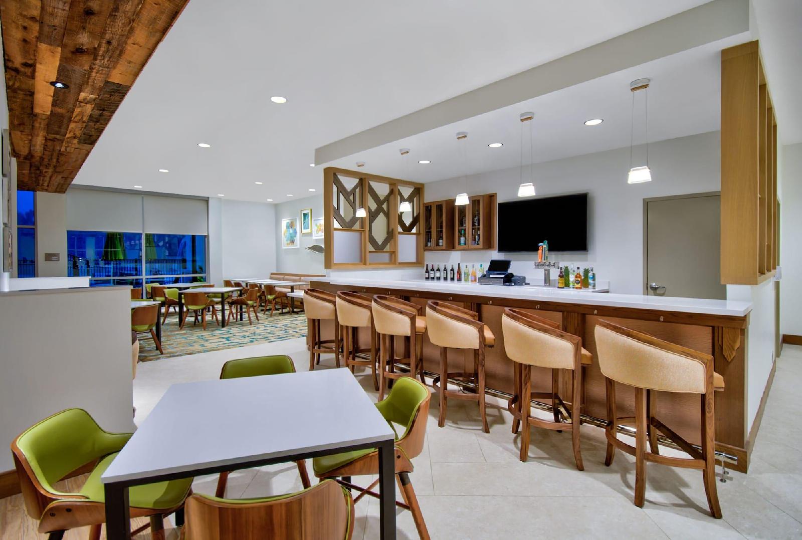 Fairfield Inn & Suites by Marriott Orlando at FLAMINGO CROSSINGS Town Center