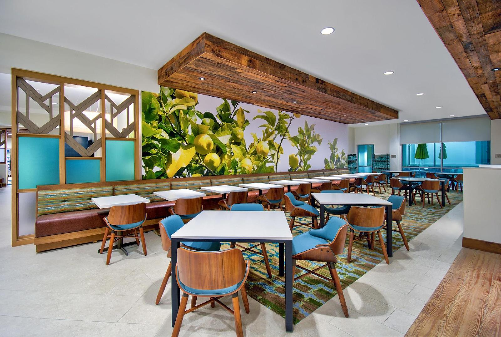 Fairfield Inn & Suites by Marriott Orlando at FLAMINGO CROSSINGS Town Center