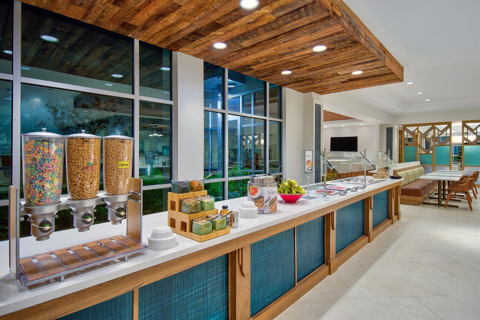 Fairfield Inn & Suites by Marriott Orlando at FLAMINGO CROSSINGS Town Center